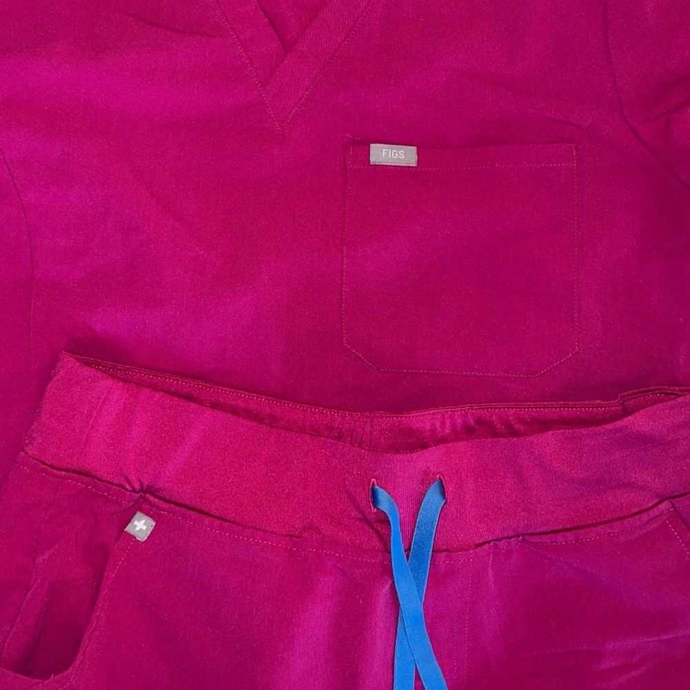 FIGS *RARE* Scrub Set (Raspberry Sorbet)